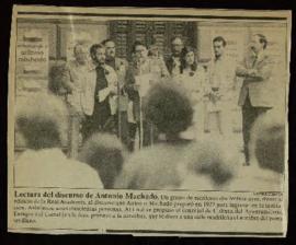 Recorte de prensa con una fotografía y el título Lectura del discurso de Antonio Machado