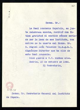 Copia sin firma del oficio del secretario al secretario del Instituto de España de traslado del a...
