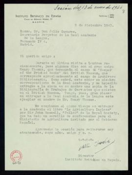 Carta de Walter Starkie a Julio Casares con la que remite, de parte de Henry Thomas, una copia de...