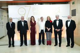 La Reina Letizia junto a los ganadores de los Premios Internacionales de Periodismo ABC y otros a...