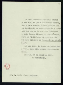 Copia sin firma del oficio del secretario, Julio Casares, a Ramón Otero Pedrayo de traslado del a...