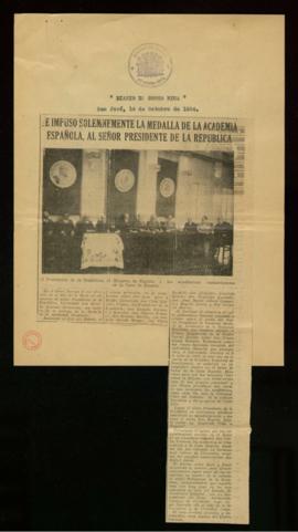 Recorte del Diario de Costa Rica con la noticia Se impuso solemnemente la medalla de la Academia ...