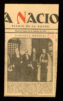 Recorte de prensa de La Nación con una fotografía del acto de recepción de González de Amezúa en ...